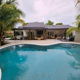 Sunset Retreat at Heart of Miami with pool