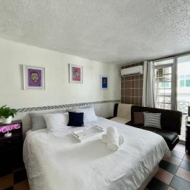 Isla Verde Modern Apartment with Pool, hotel a San Juan
