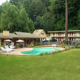 Quality Inn & Suites Santa Cruz Mountains, khách sạn ở Ben Lomond