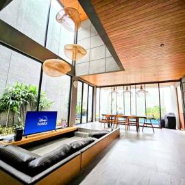 Cottonwood Villa Magnolia A - Pool HotTub Billyard, hotel a Bandung