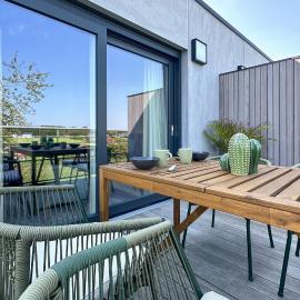 2 Bedroom Beautiful Apartment In Bièvre, hotel i Bièvre