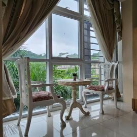 Myna Lagoon Pico de Loro, מלון בנסוגבו