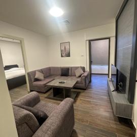 central apartment for rent 19, hotel u gradu Umm Uthainah