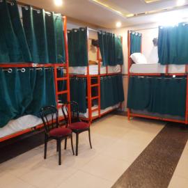 Cozy Bunks z hostel, hotel di Dehradun