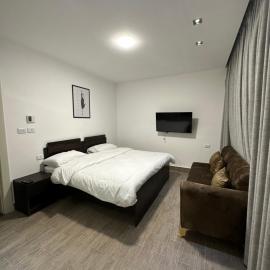 central apartment for rent 23, hotel u gradu Umm Uthainah