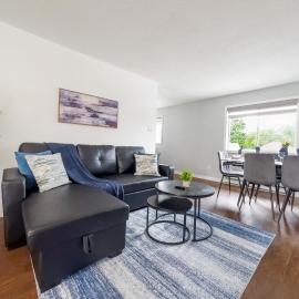 Pet-Friendly Large 3-Bedroom - Bobcaygeon, Hotel in Bobcaygeon