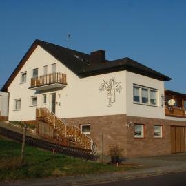 Pension Kroth an der Mosel, hotel in Briedel