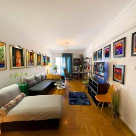Spacious Artistic Flat With Private Parking, hotel in Thessaloniki