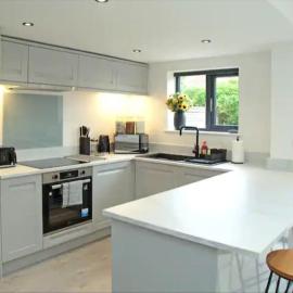 Modern Luxury 4 Bed House in Heart of Macclesfield, hotel a Macclesfield