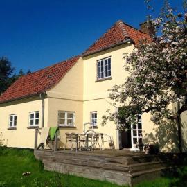 Cozy apartment near beach and forrest, hotell i Tisvildeleje