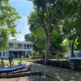Tivives kikala Lodge, hotel in Esparza