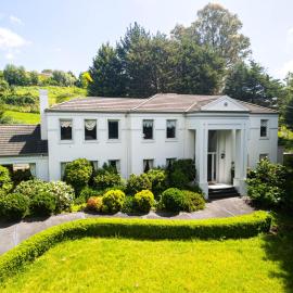 StayAU Expansive 6BR Villa Scenic Warrandyte
