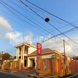 Orange inn RedPartner Madiun, hotel v destinácii Madiun