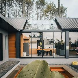 Cottonwood Cabin Villa A Triniti Lembang, Hotel in Batureo 1