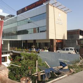 Hotel President, hotel v destinácii Bharwain