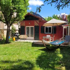 Le CHALET, hotelli kohteessa Créteil