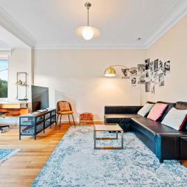Cozy 1BR with Balcony and Workspace in Hollerich