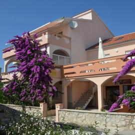 Apartments Jadranka, hotel en Novalja