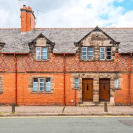 Castrum House - Chester Escape
