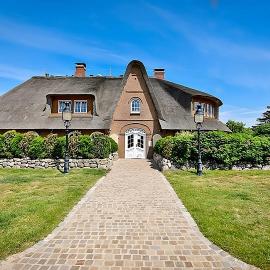 SUITE DIE 12 Kampen SYLT، فندق في كامبن