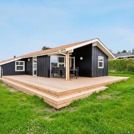 Well-Maintained Holiday Home With Sea View Close To Nature, The Beach And Ebeltoft