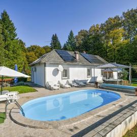 Pet Friendly Home In Ivanska With Sauna, Hotel in Ivanska