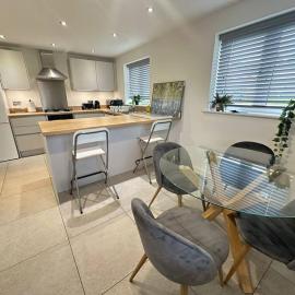 Langford House, 3bedroom, Netflix, Parking, WiFi