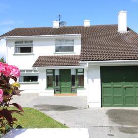 THE VILLAGE HOUSE on Wild Atlantic Way CLARINBRIDGE VILLAGE