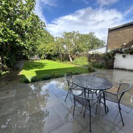 Beautiful Living 4 Bedroom Home