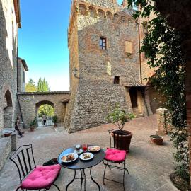 Castel Pietraio WineResort – hotel w mieście Monteriggioni