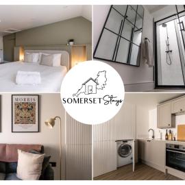 Tiny House, Stunning 1 Bed, Super King, Freestanding Bath, Parking، فندق في سوميرتون