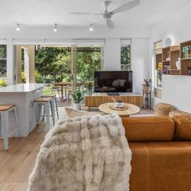 Coastal Chic Apartment with Pool and Gym, Hotel in Casuarina