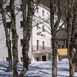 Rifugio Giuliano Marini、Piano Battagliaのホテル