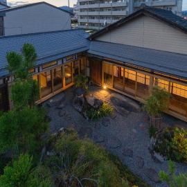 お宿一の華 โรงแรมในทาคายาม่า