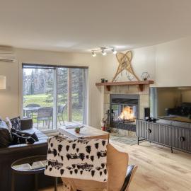 Cozy Chalet on the 9th Hole La Bête Pool Golf