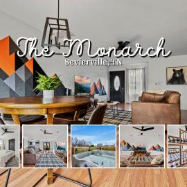 The Monarch - Cozy Hideaway, Hot Tub, Arcade Machine, Dogs Welcome!, hotel in Sevierville