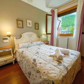 Apartamentos Gavín Biescas 3000, hotel in Gavín