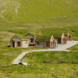 Múlafossur Cottages by famous waterfall in Gásadalur, hotel in Gásadalur