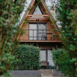 Nyaktekercs Wood Cabin - Hot Tub, hotel i Esztergom