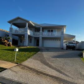 Hampton Retreat with heated pool, hotel in South West Rocks