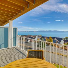 Spacious Garden City Townhome w/ Lake Views!, hotel in Garden City