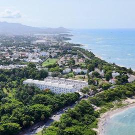 New Beachfront at Sunset Apartments 3 Bedroom 2 Bath Gym Pool PS5