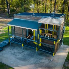 Ocean Breeze Tiny House - Ocean and Lake View, hotelli kohteessa Mallacoota