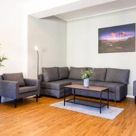 70 qm Wohlfühlperle - ruhig und trotzdem schnell im Zentrum - großer Balkon, hotel in Dresden