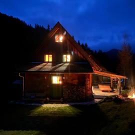 Zirbitz Hütte mit Sauna und Kamin, hotel a Sankt Lambrecht