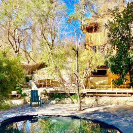 La Casa entre los Árboles en el Valle de Elqui Montegrande, hotel u gradu 'Paihuano'