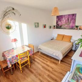 Chambre indépendante - accès privé et autonome - proche centre ville, hotel a Prades