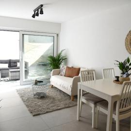 Charming studio with terrace 5 minutes from Murten, hotel en Münchenwiler