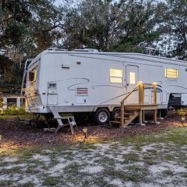 Shaanti Living Cozy Private Camper 2, hotel u gradu Melrose