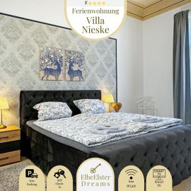 Ferienwohnung Villa Nieske - Jugendstil Denkmal, free WLAN & Parken, Self Check-In, Smart-TV, hotel u gradu Herzberg